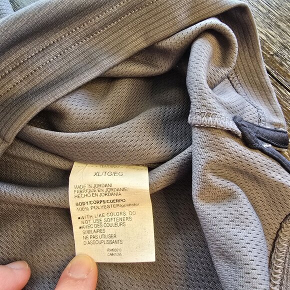 Under Armour Mens XL Gray Polo Shirt Polyester Short Sleeve - Picture 4 of 6